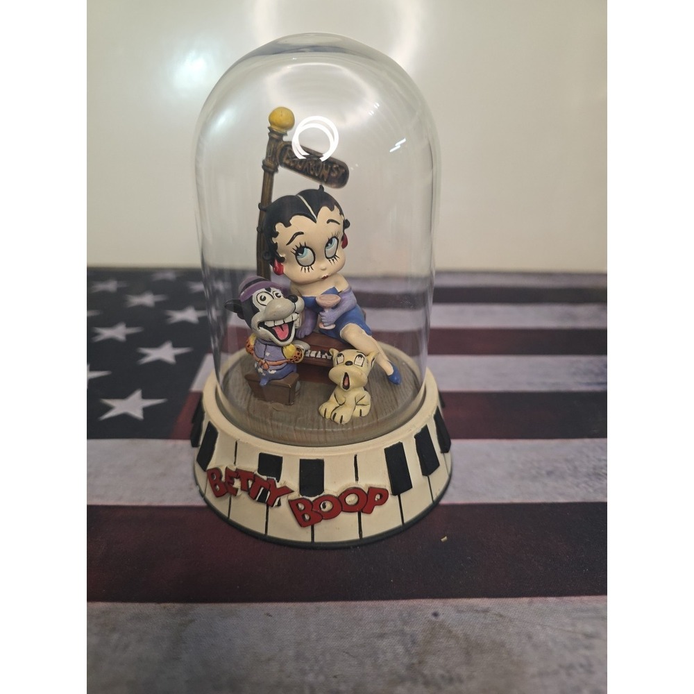 Betty Boop Bourbon Street 1995 Hand Painted Sculpture Glass Dome Vintage Rare